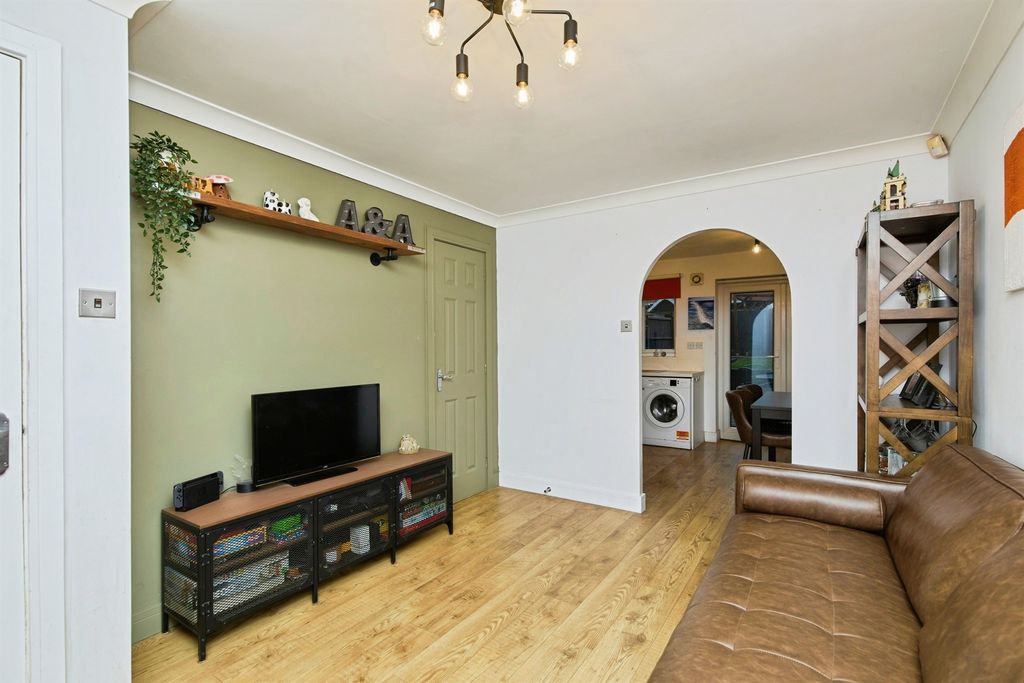 Property photo 3 of 17