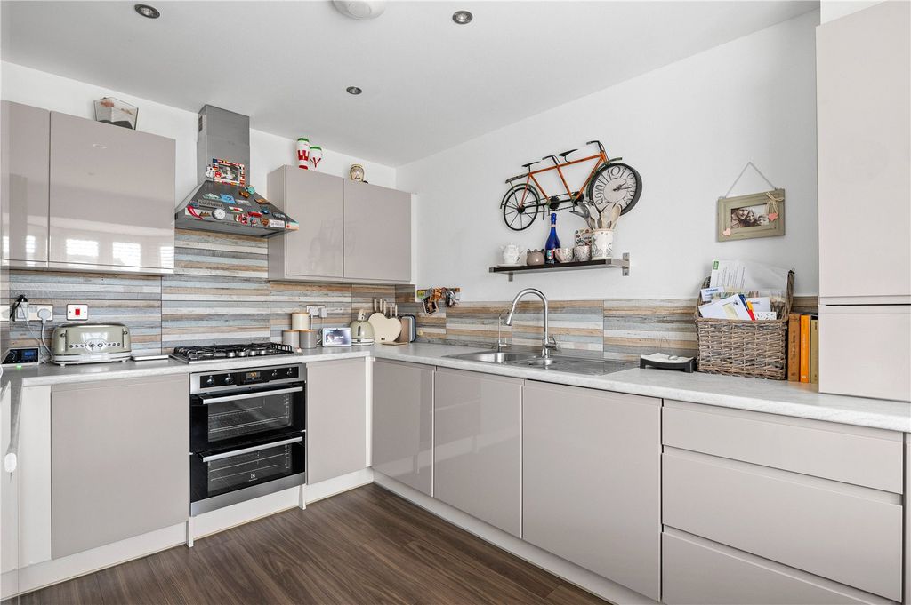 Property photo 2 of 25 Picture No. 02