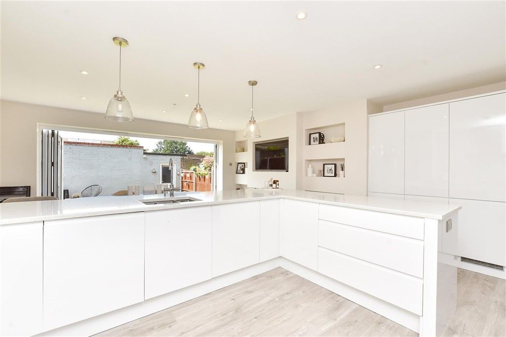 Property photo 1 of 12 Kitchen