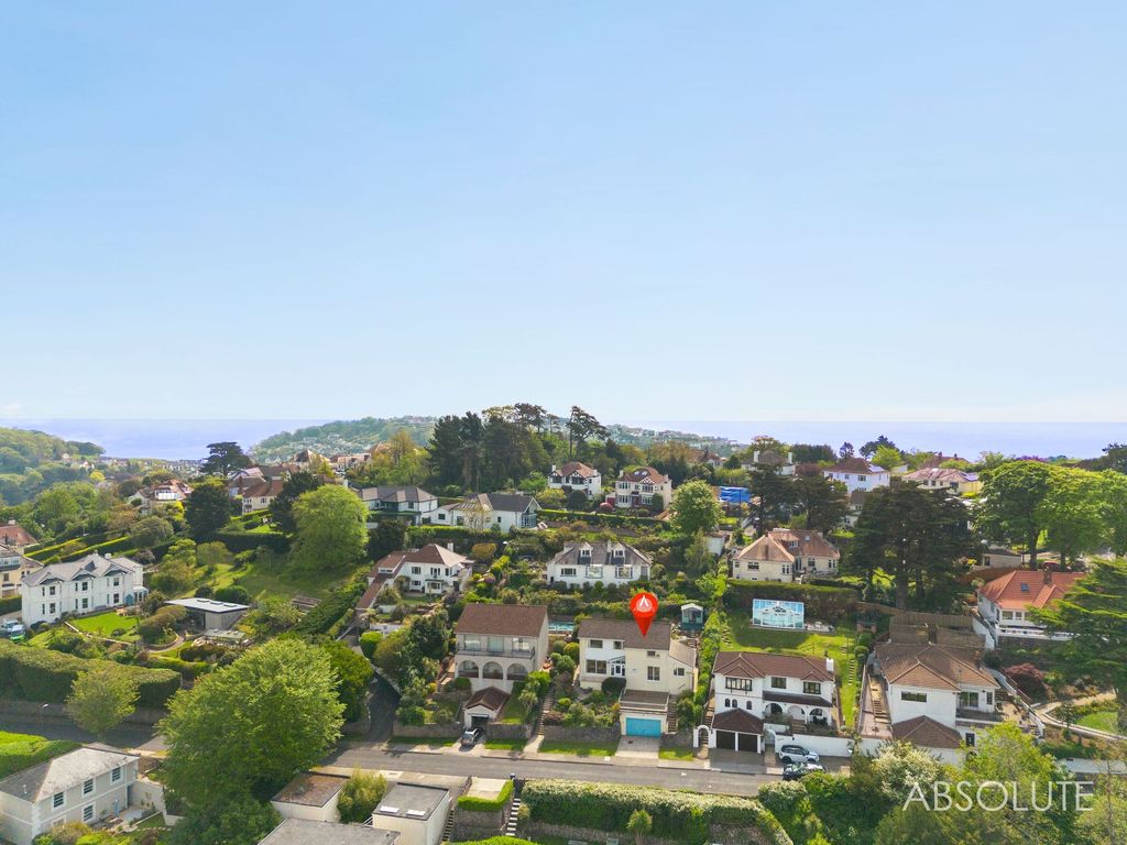 Property photo 1 of 32