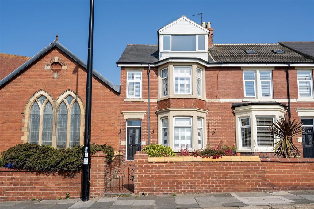 Property photo 1 of 11 Front External