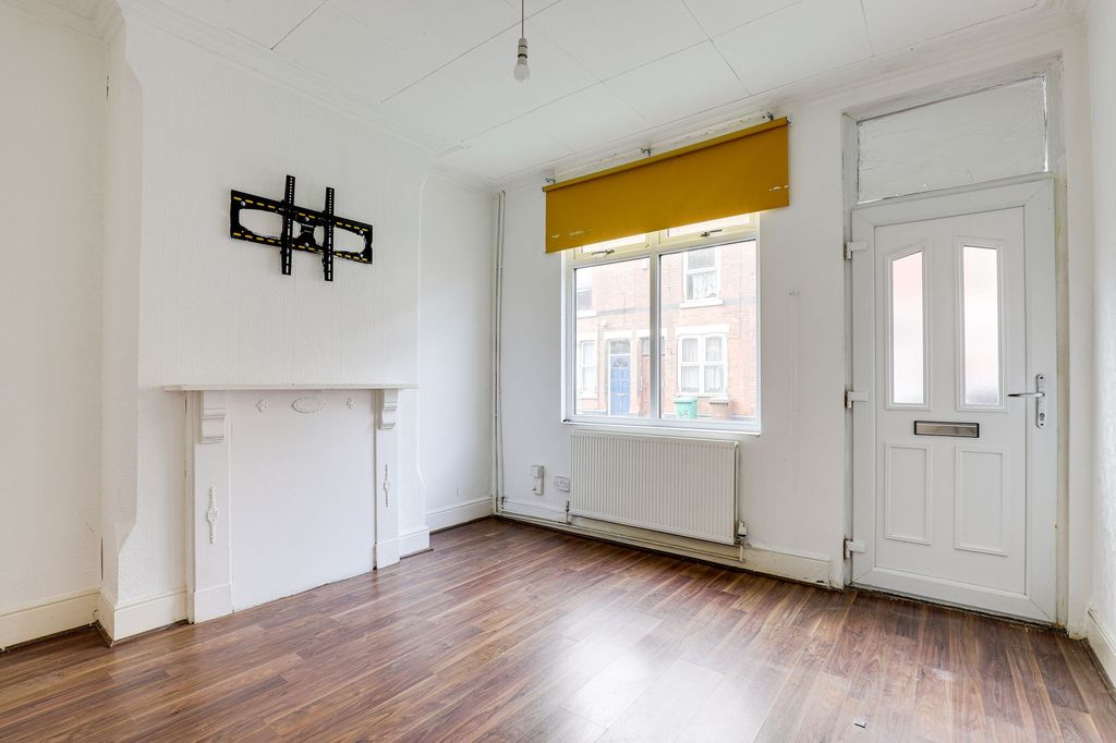 Property photo 2 of 19