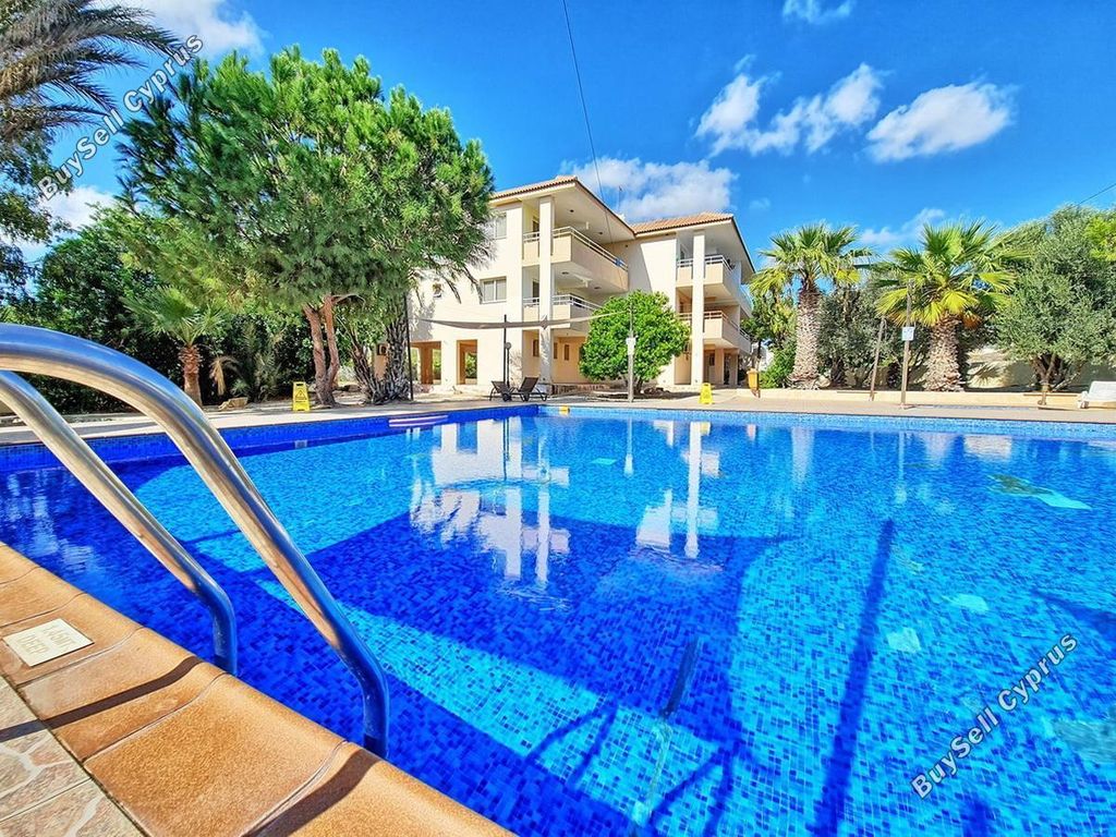 Property photo 1 of 32