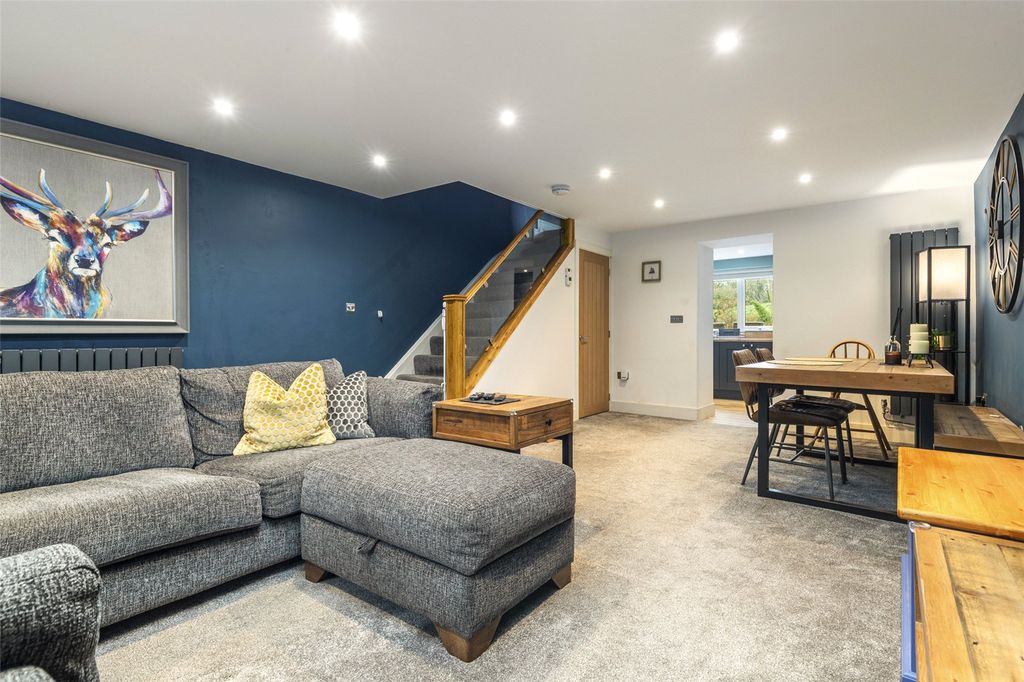 Property photo 3 of 28 Picture No. 03