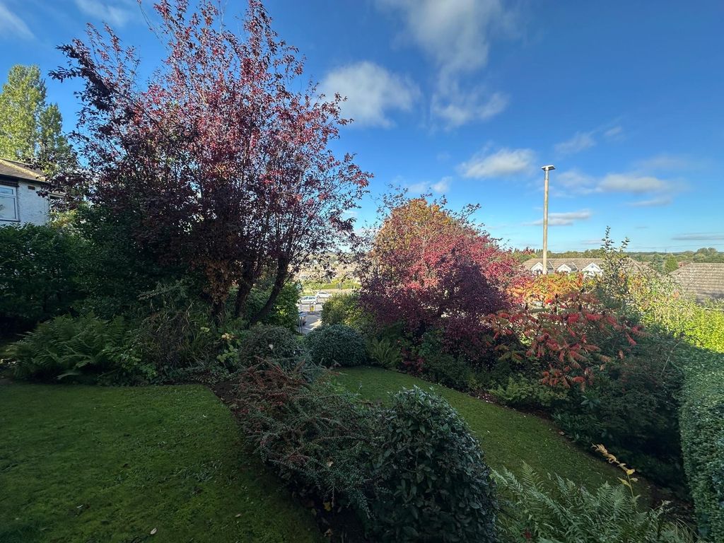 Property photo 2 of 21