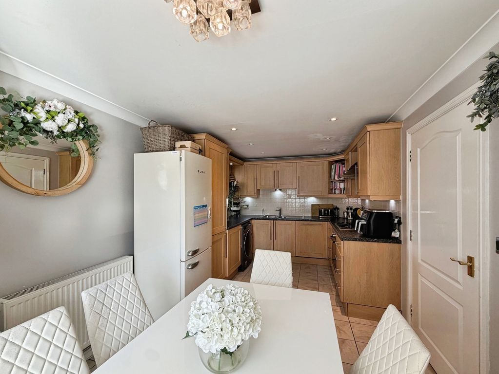 Property photo 3 of 18 Pbox-Img.Jpg