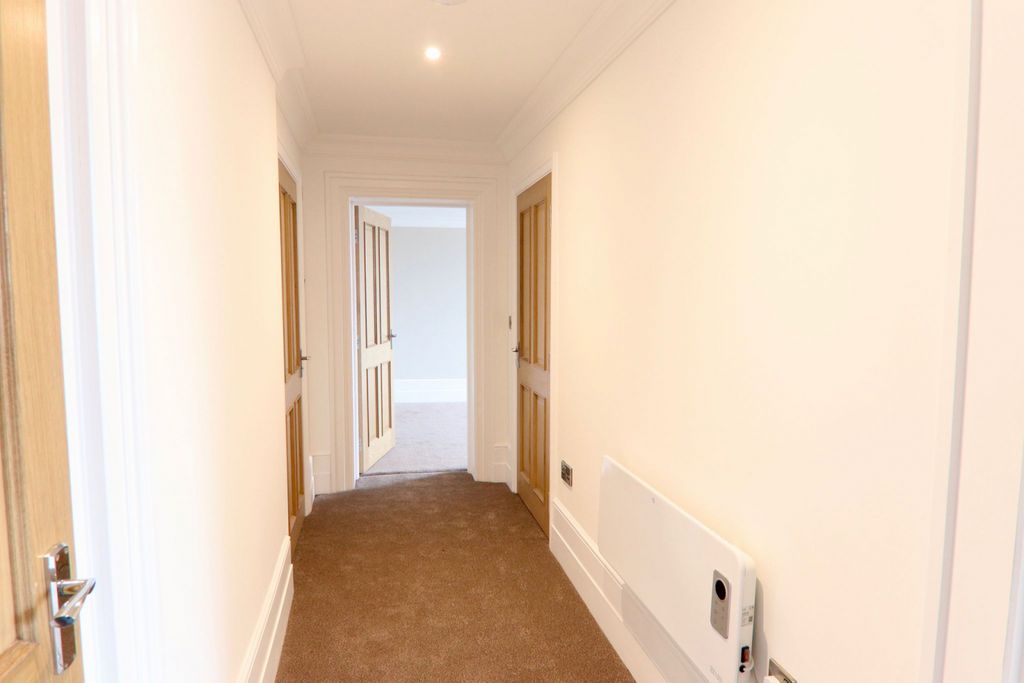 Property photo 2 of 18 Gallery