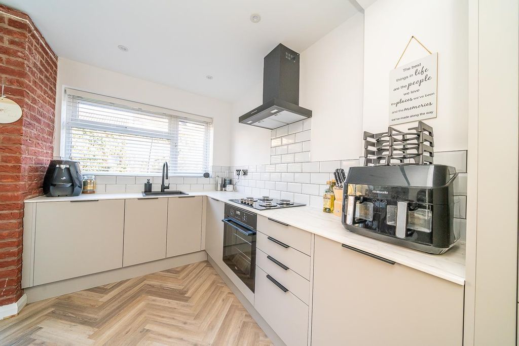Property photo 3 of 42 Webbs-35.Jpg