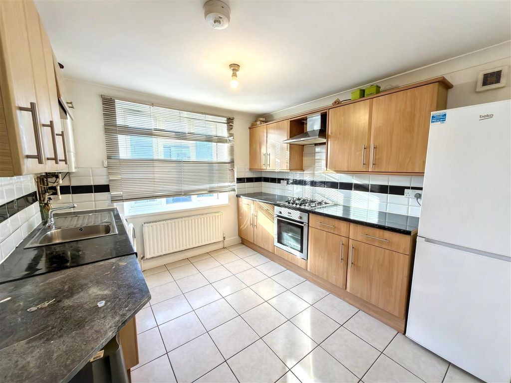 Property photo 2 of 7 Kitchen / Diner