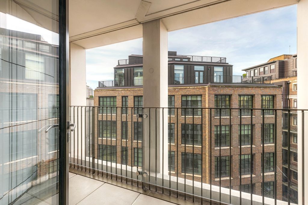 Property photo 3 of 12 Cleland House