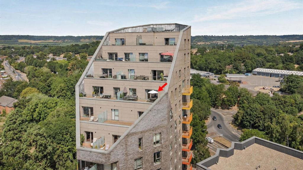 2 bed flat for saleWaterhouse Avenue, Maidstone ME14