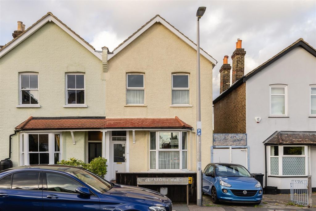 Property photo 1 of 27 Chelmsford Road, E18