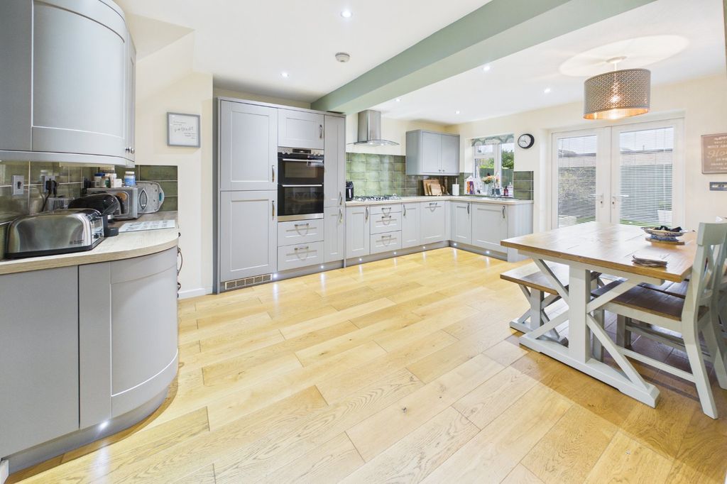 Property photo 2 of 19 Kitchen/Dining Room