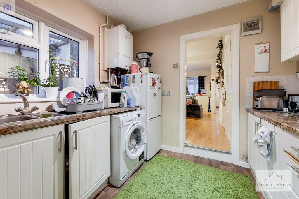 Property photo 3 of 14