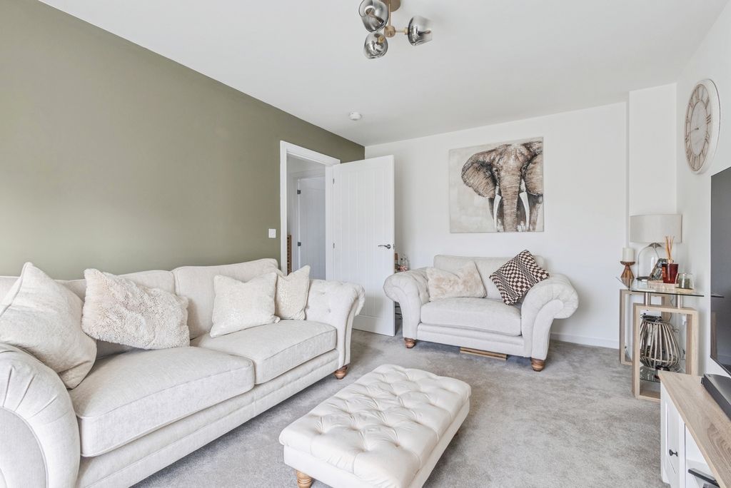 Property photo 2 of 16 Pbox-Img.Jpg