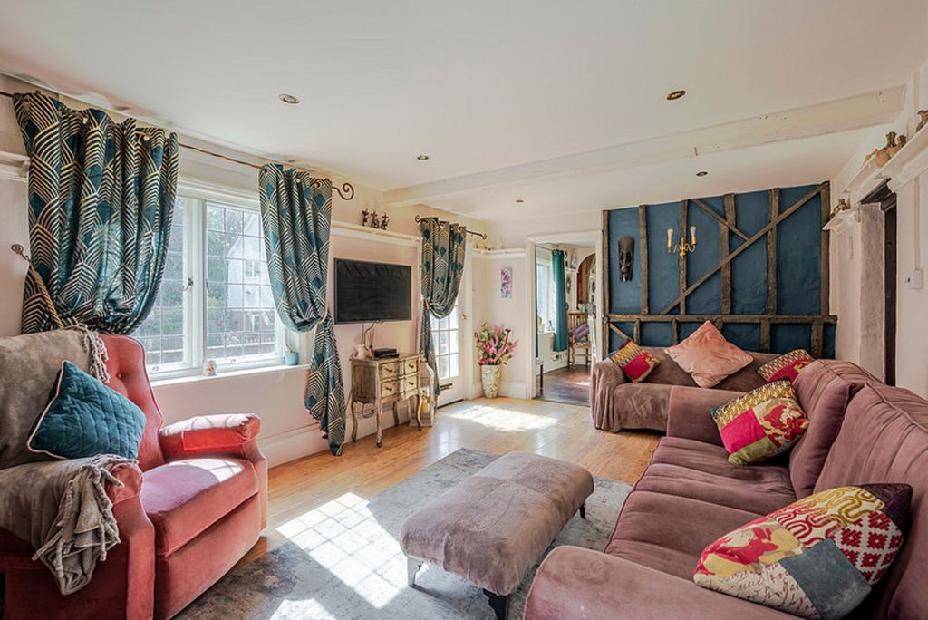 Property photo 3 of 38