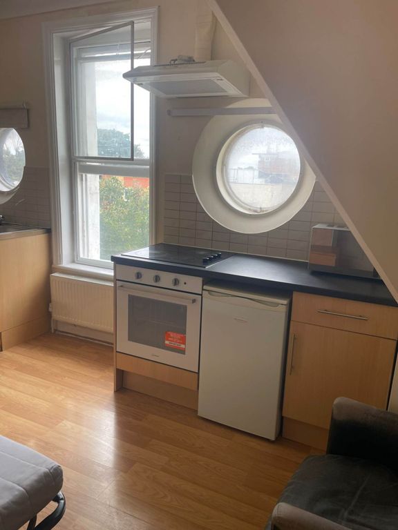 Property photo 2 of 6