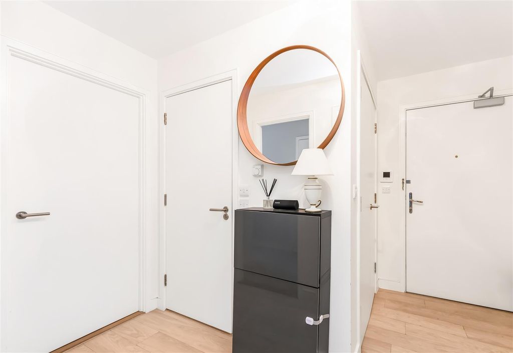 Property photo 2 of 23