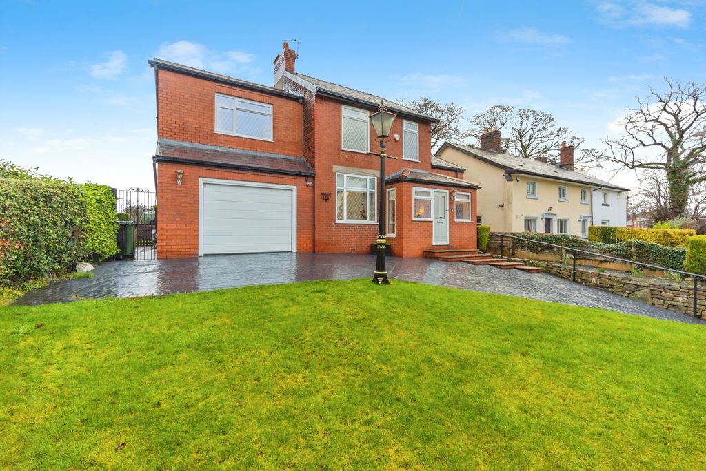 Property photo 1 of 39 Bredbury Green