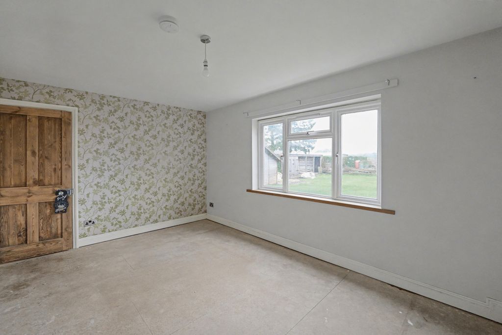 Property photo 3 of 19 5 Magpie Cottages, Idsworth, Waterlooville, Po8 0As