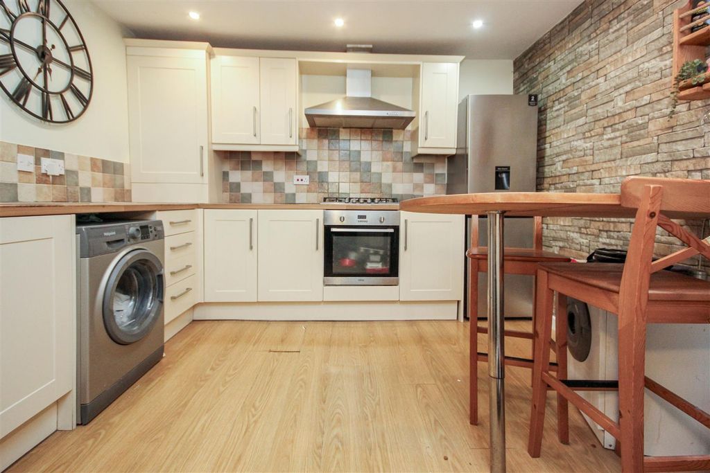 Property photo 2 of 14 Img_9747.Jpg