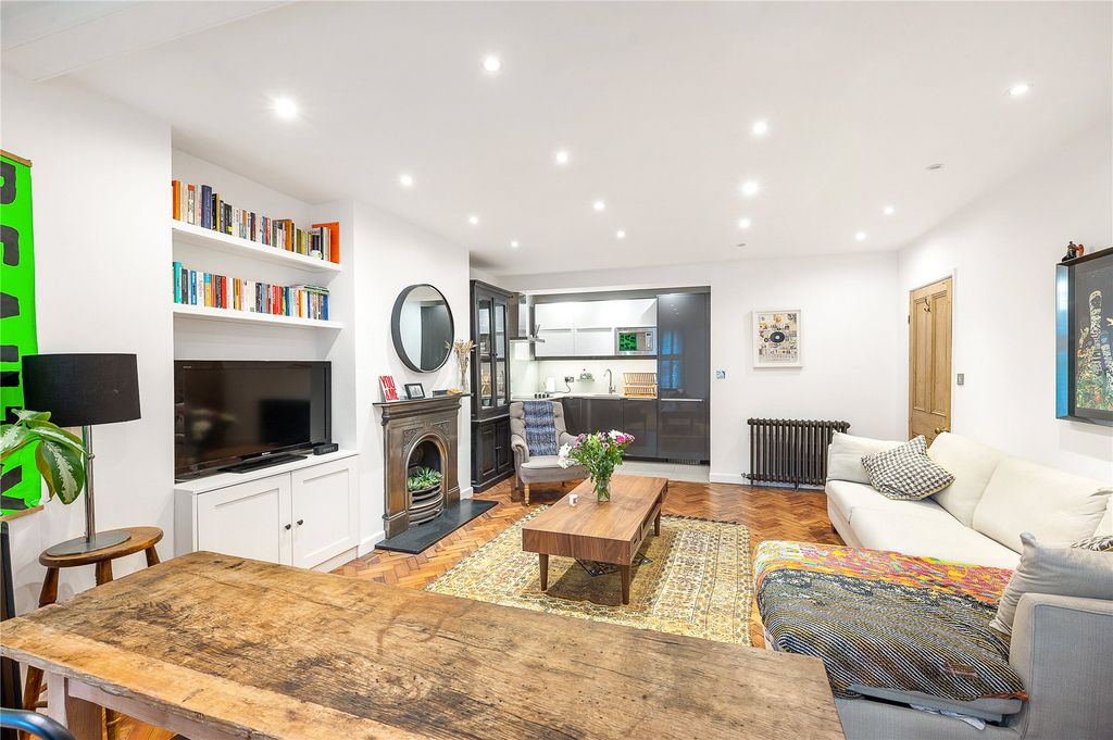 Property photo 3 of 8 Reception Room