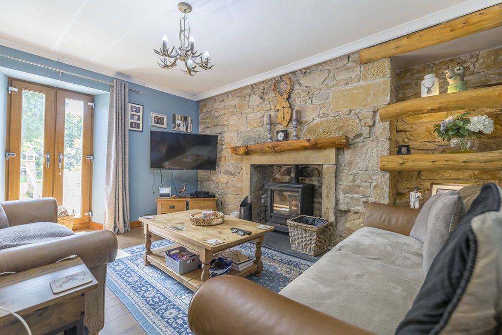 Property photo 2 of 40