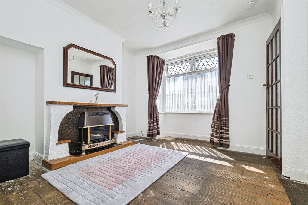 Property photo 2 of 16