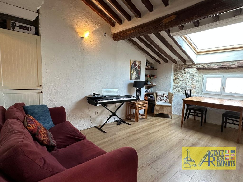 Property photo 1 of 9 Charming 2-Room Apartment On The Top Floor With Mezzanine Located In Old Antibes