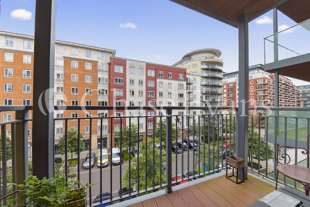 Property photo 2 of 10 Balcony