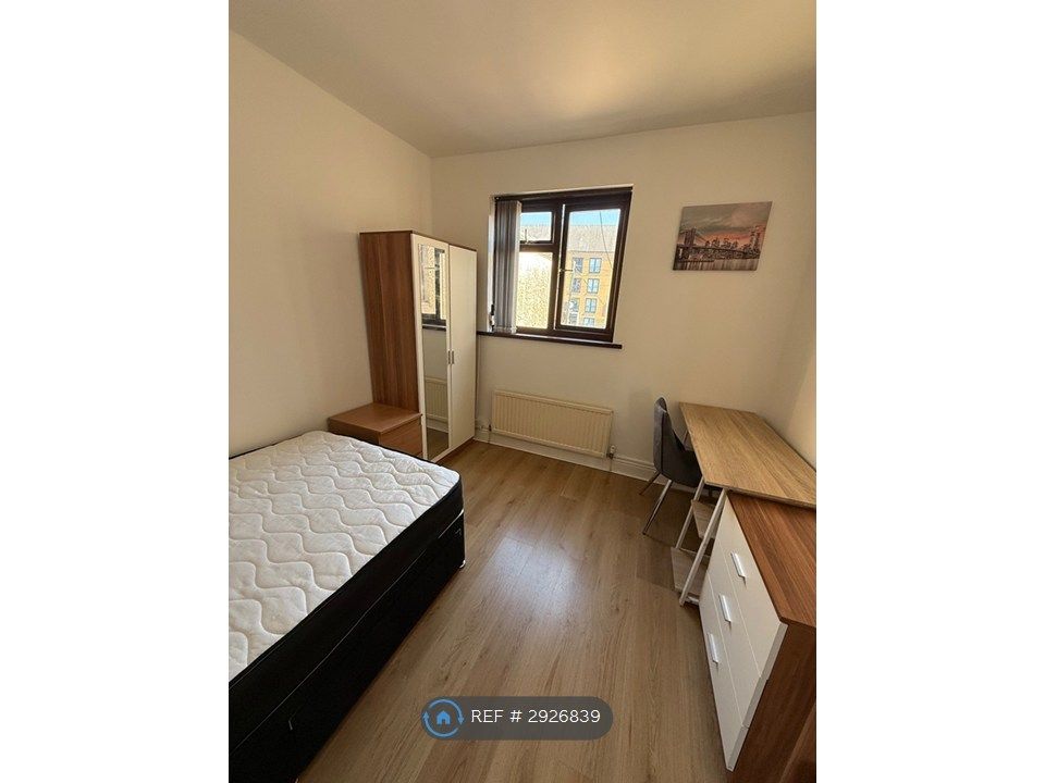 Property photo 3 of 7 Bedroom 2