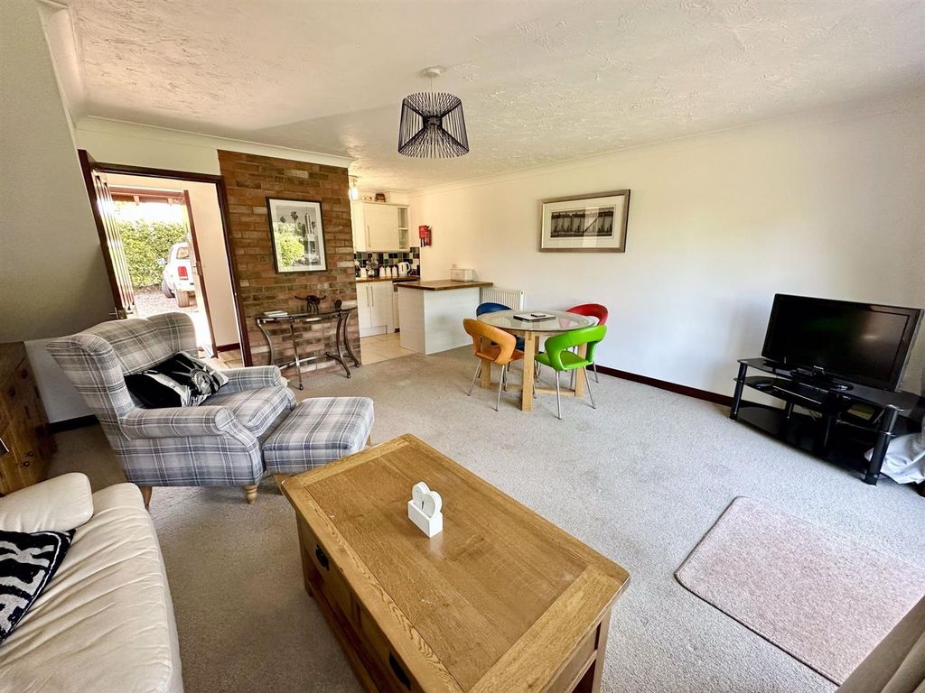Property photo 3 of 18