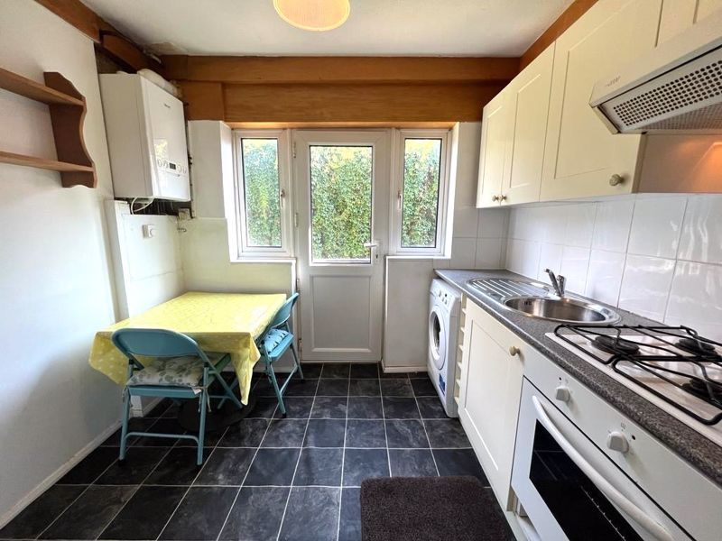 Property photo 1 of 8 Photo 11