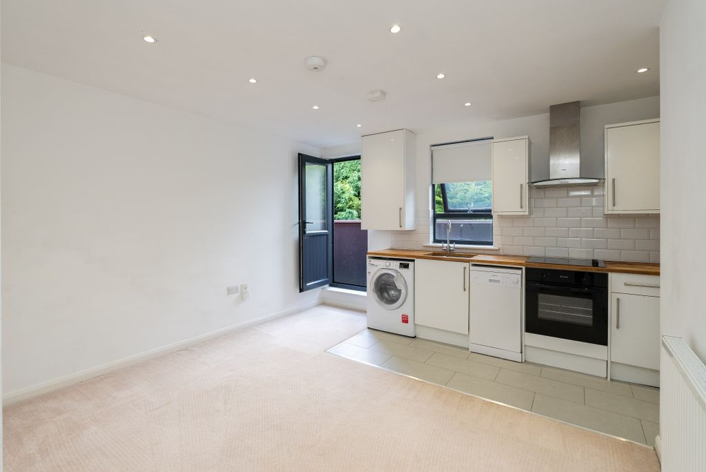 Property photo 2 of 11 Dsc09185