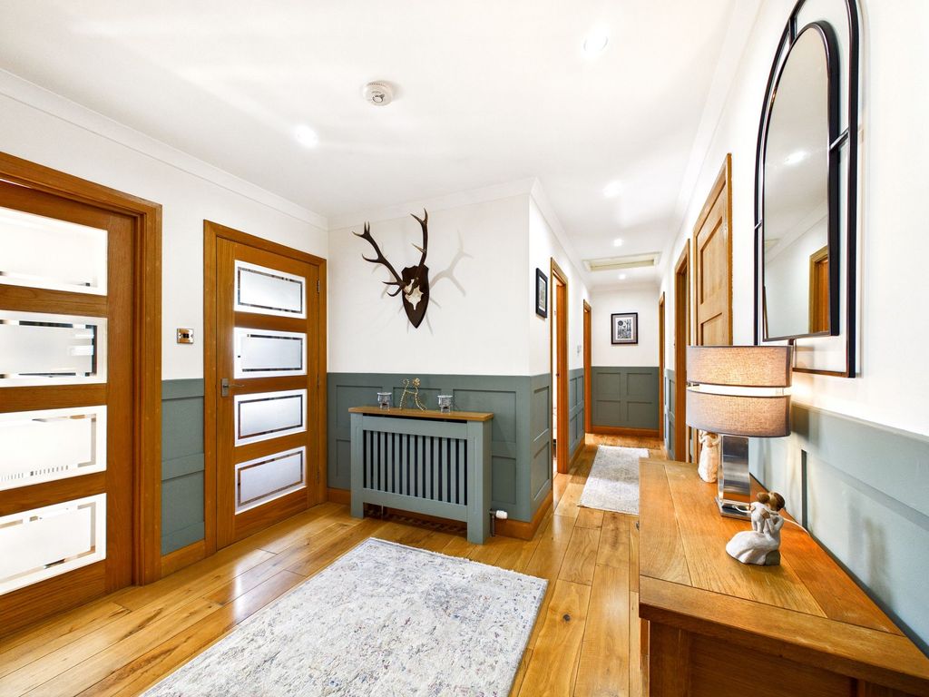 Property photo 3 of 40