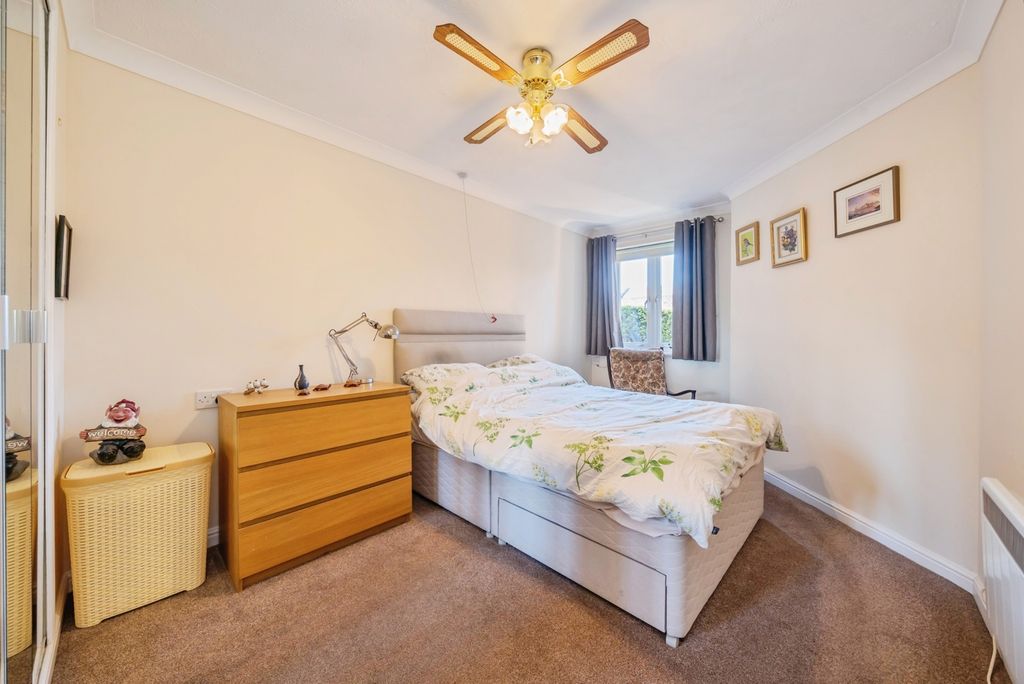 Property photo 3 of 17 Bedroom