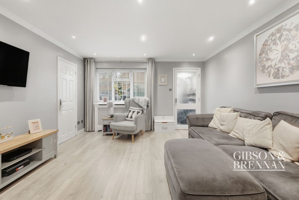 Property photo 3 of 22