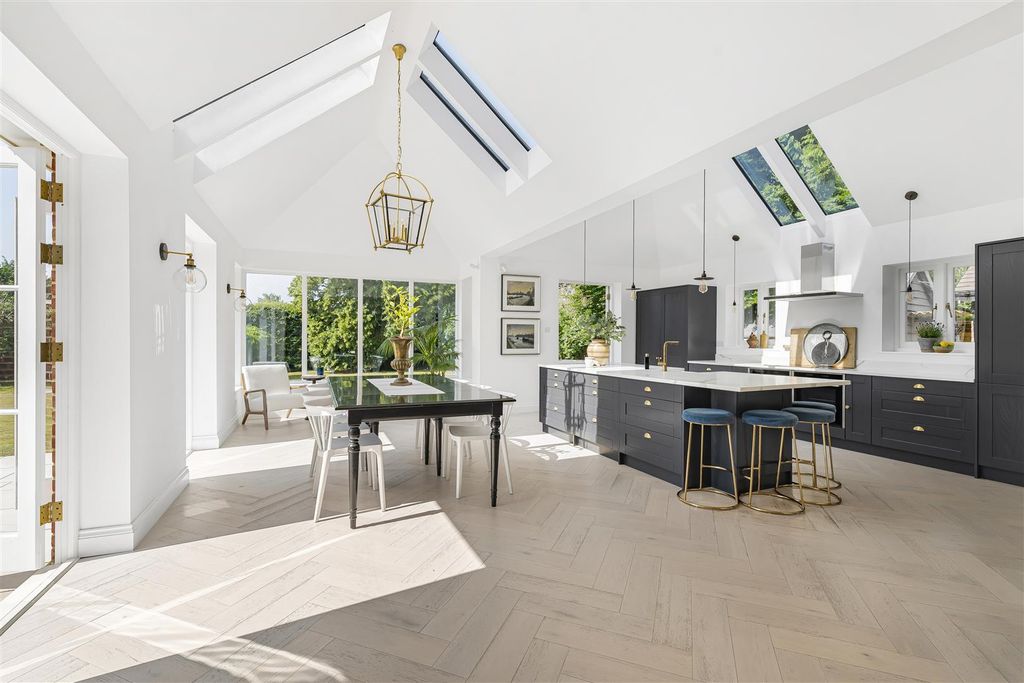 Property photo 2 of 61 27_56572.Jpg