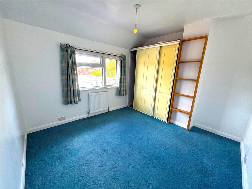 Property photo 3 of 17 Bedroom 2.Jpg