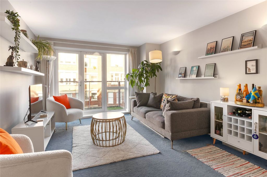 Property photo 1 of 10 Awinship-9676-06-Hig