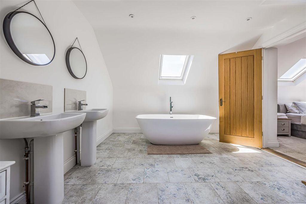 Property photo 3 of 26 Downview, Arundel Road, Tangmere-Small-Porticomark