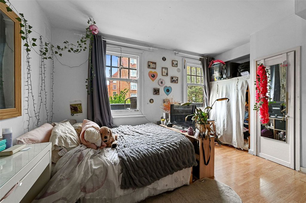 Property photo 2 of 10 Studio