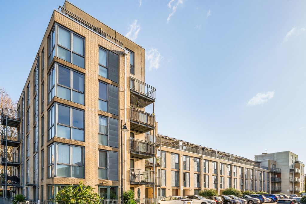 Property photo 1 of 13 External