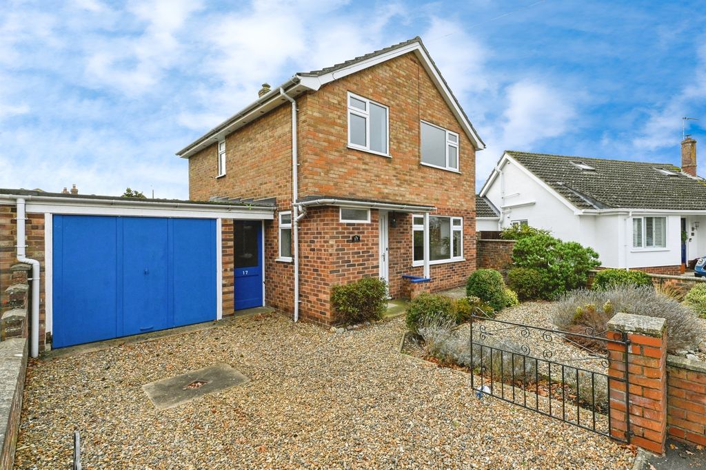 Property photo 1 of 17