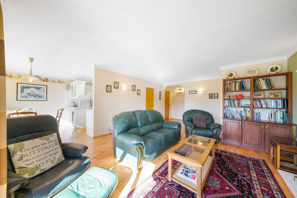 Property photo 3 of 17 26 Thames Meadow - Af1Ohu8Mtehpbthwzslu