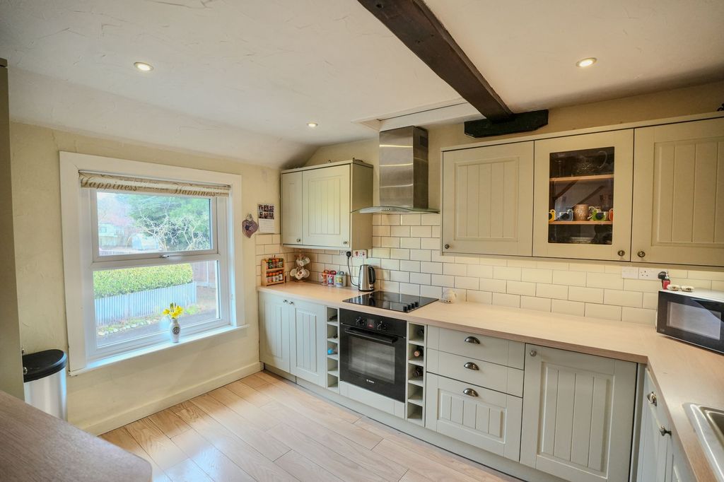 Property photo 2 of 11 3