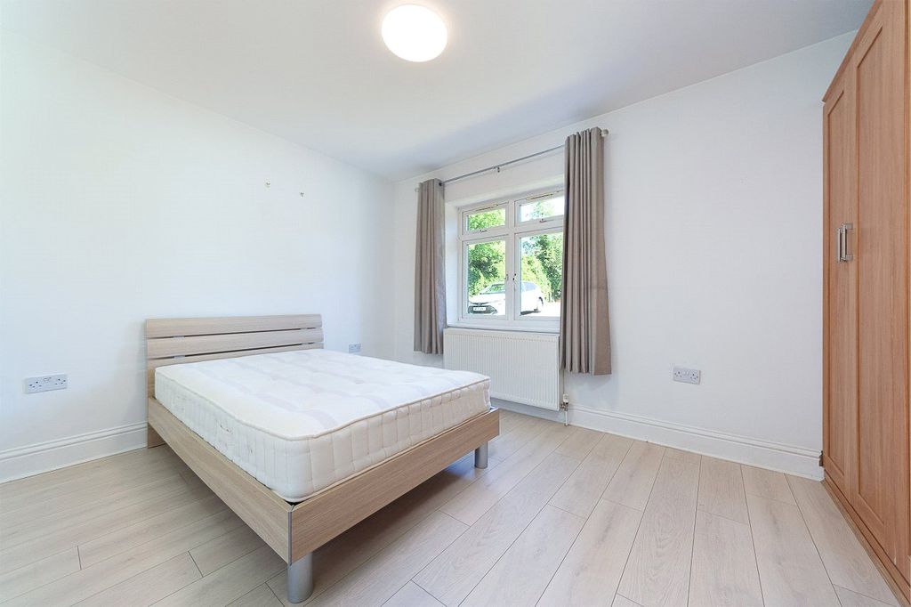 Property photo 2 of 8 Photo 1