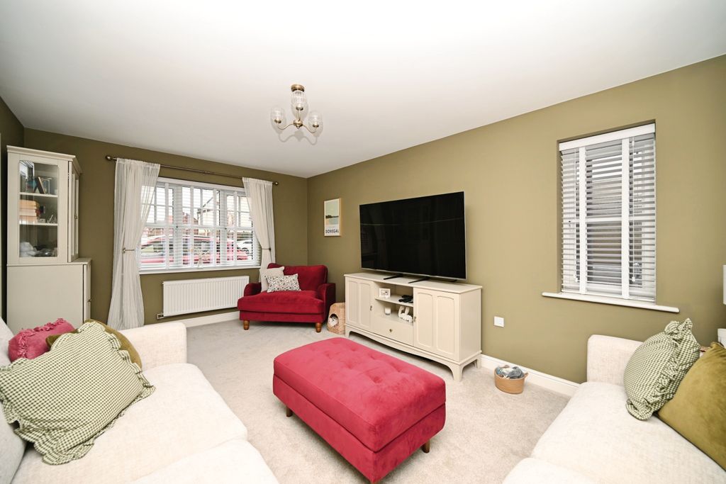 Property photo 2 of 28