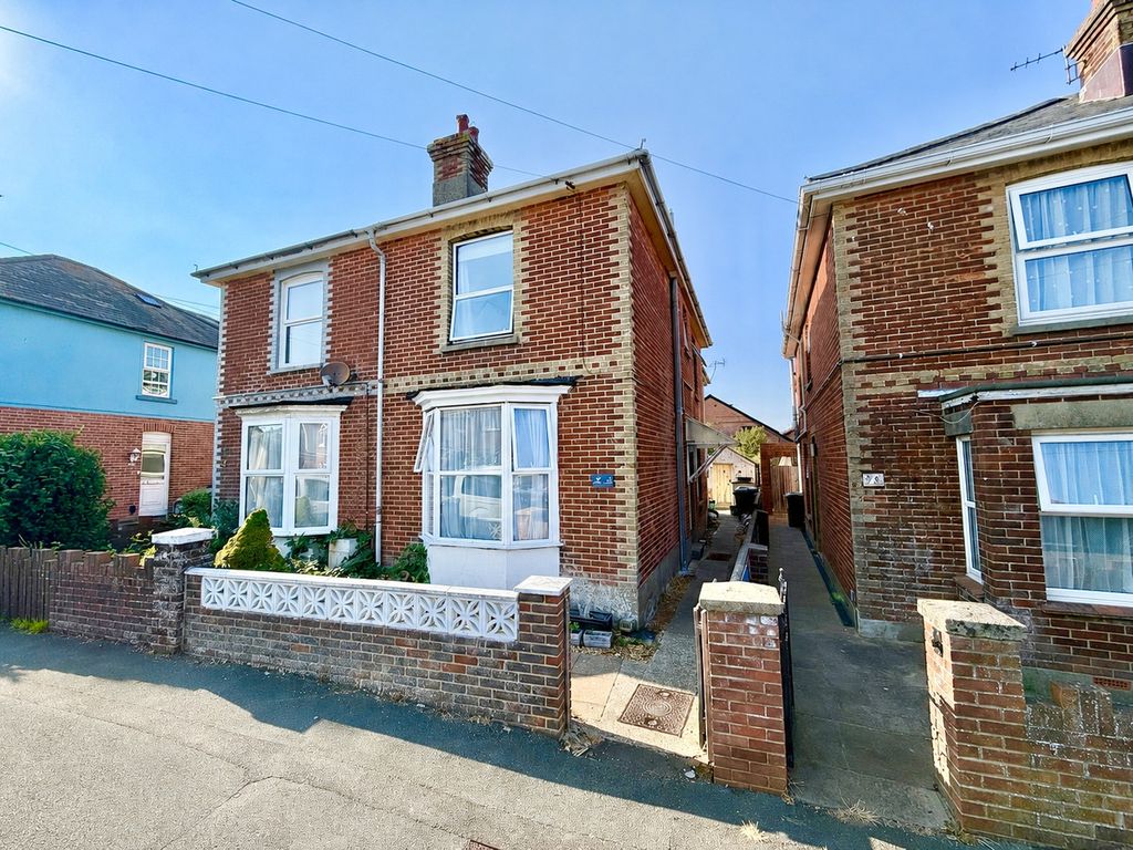 Property photo 1 of 12