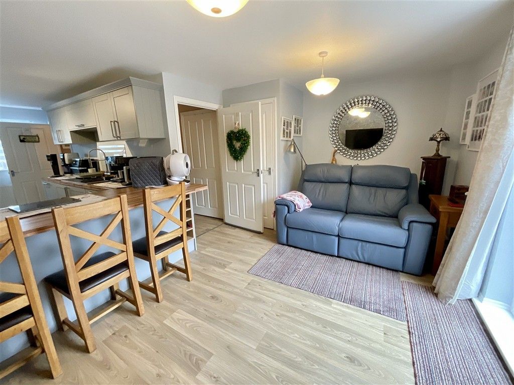 Property photo 3 of 11 New Lounge/Diner